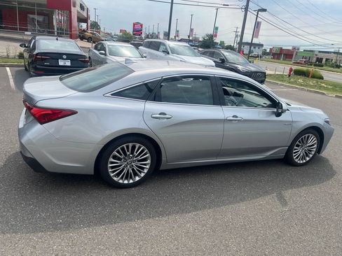 Used 2021 Toyota Avalon Limited w/ Advanced Safety Package FWD image 2