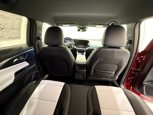 New 2026 Chevrolet Equinox EV LT image 28