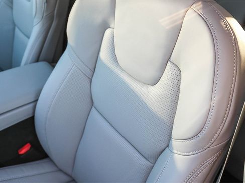 New 2026 Volvo XC60 T8 Ultra w/ Protection Package Premier image 24