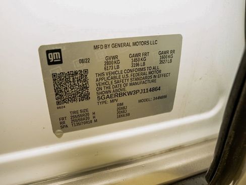 Used 2023 Buick Enclave Essence w/ Experience Buick Package image 23