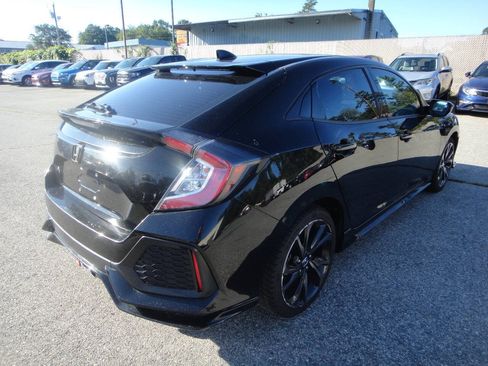 Used 2018 Honda Civic Sport image 4