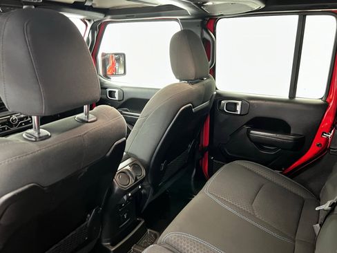 Used 2024 Jeep Wrangler Unlimited Rubicon 4xe image 19