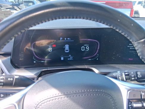 Certified 2024 Kia Telluride S FWD image 11
