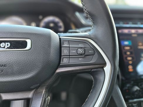 Used 2022 Jeep Grand Cherokee Limited image 28