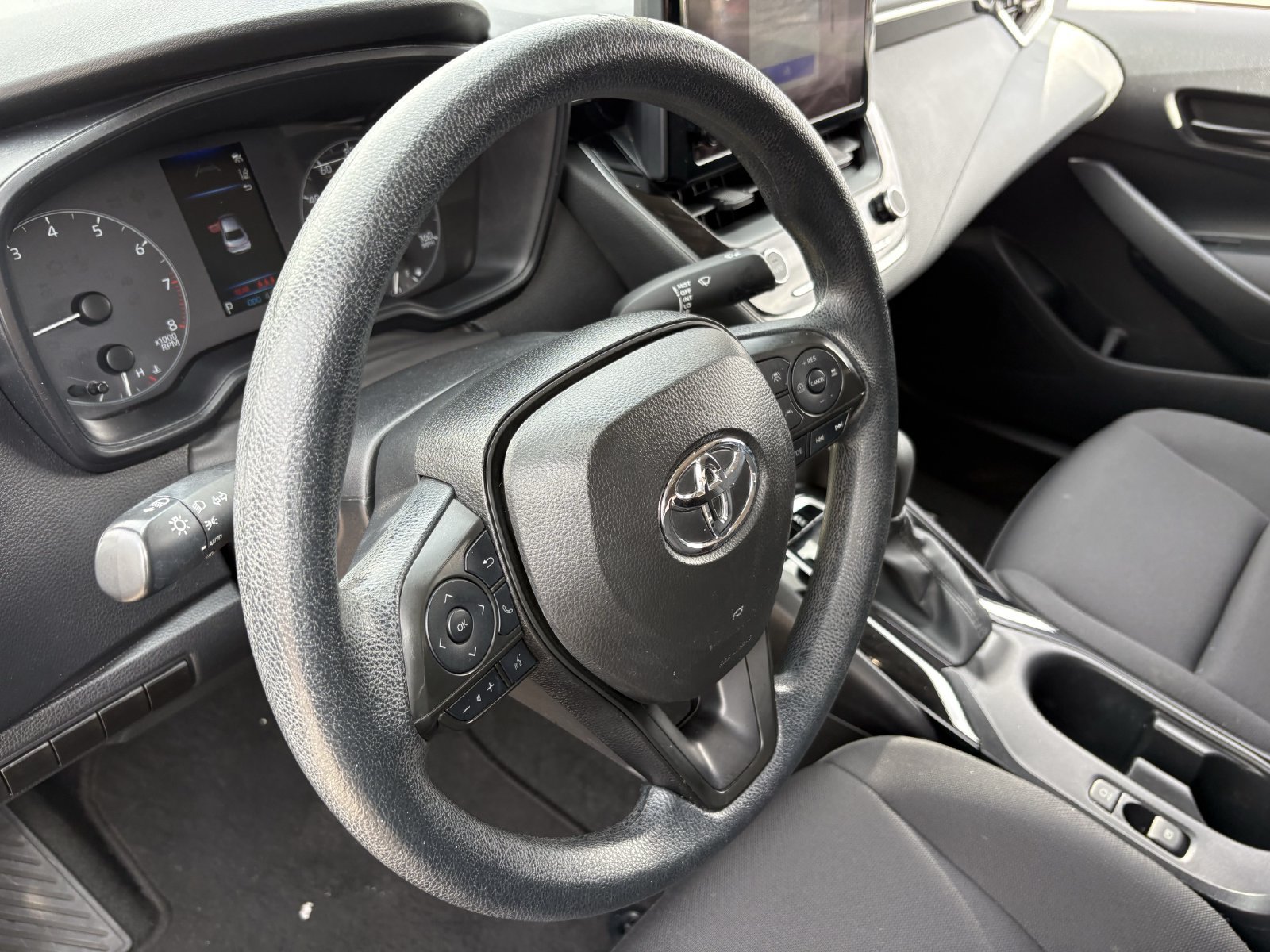 Used 2024 Toyota Corolla LE FWD image 26