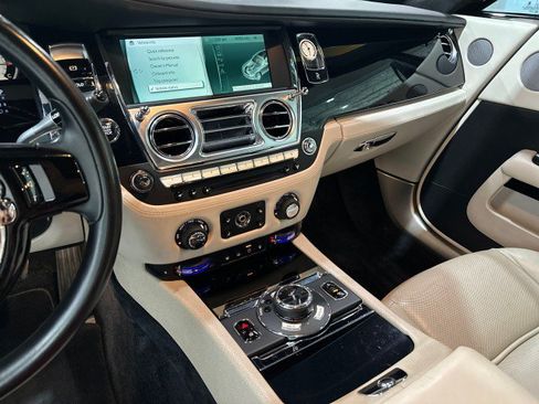Used 2015 Rolls-Royce Wraith RWD image 64