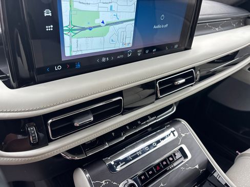 Certified 2025 Lincoln Aviator Black Label AWD/4WD image 21