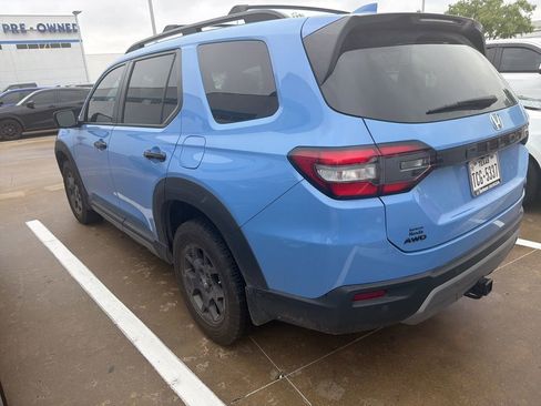 Used 2023 Honda Pilot TrailSport image 7