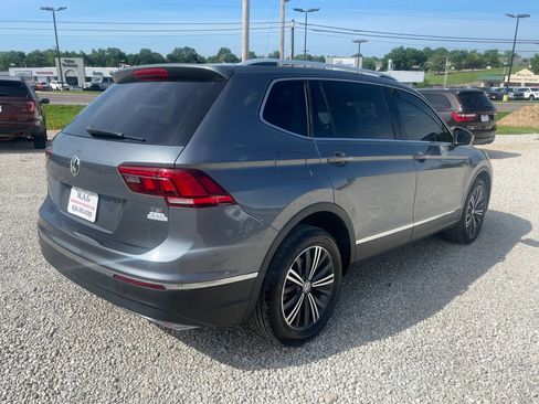 Used 2018 Volkswagen Tiguan SEL FWD image 5
