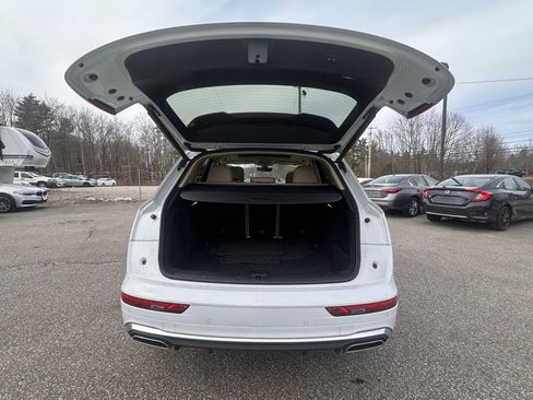 Used 2022 Audi Q5 2.0T Premium Plus w/ Premium Plus Package AWD/4WD image 11