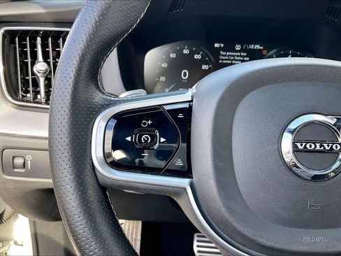 Used 2018 Volvo XC60 T5 R-Design w/ Convenience Package image 21