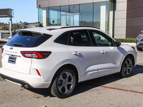 Used 2023 Ford Escape ST-Line image 6