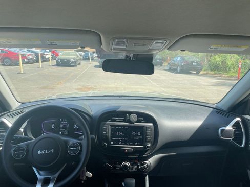 Used 2025 Kia Soul LX w/ LX Technology Package image 31