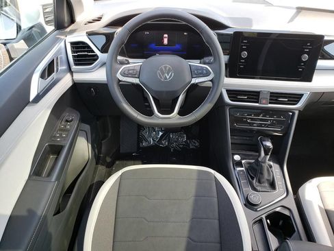 New 2026 Volkswagen Taos SE AWD/4WD image 10