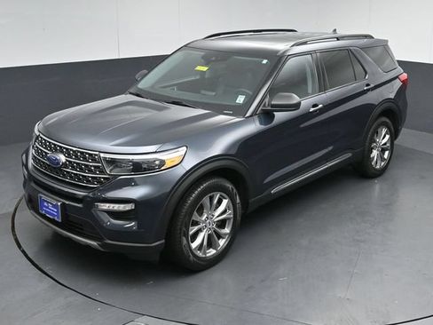 Certified 2022 Ford Explorer XLT w/ Equipment Group 202A AWD/4WD image 48