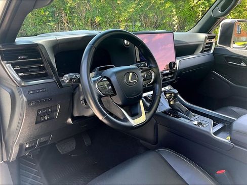 Used 2025 Lexus GX 550 w/ Accessory Package (Z1) AWD/4WD image 19