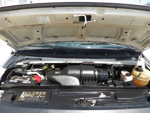 Used 2014 Ford E-150 and Econoline 150 w/ Power Group RWD image 10