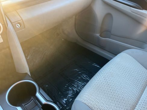 Used 2014 Toyota Camry SE image 9