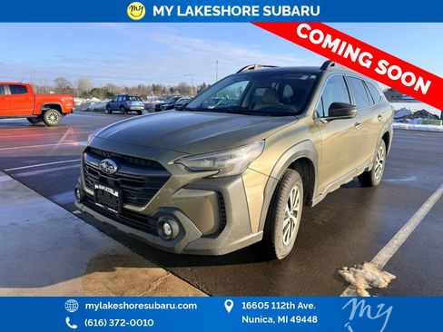 Used 2025 Subaru Outback Premium image 3