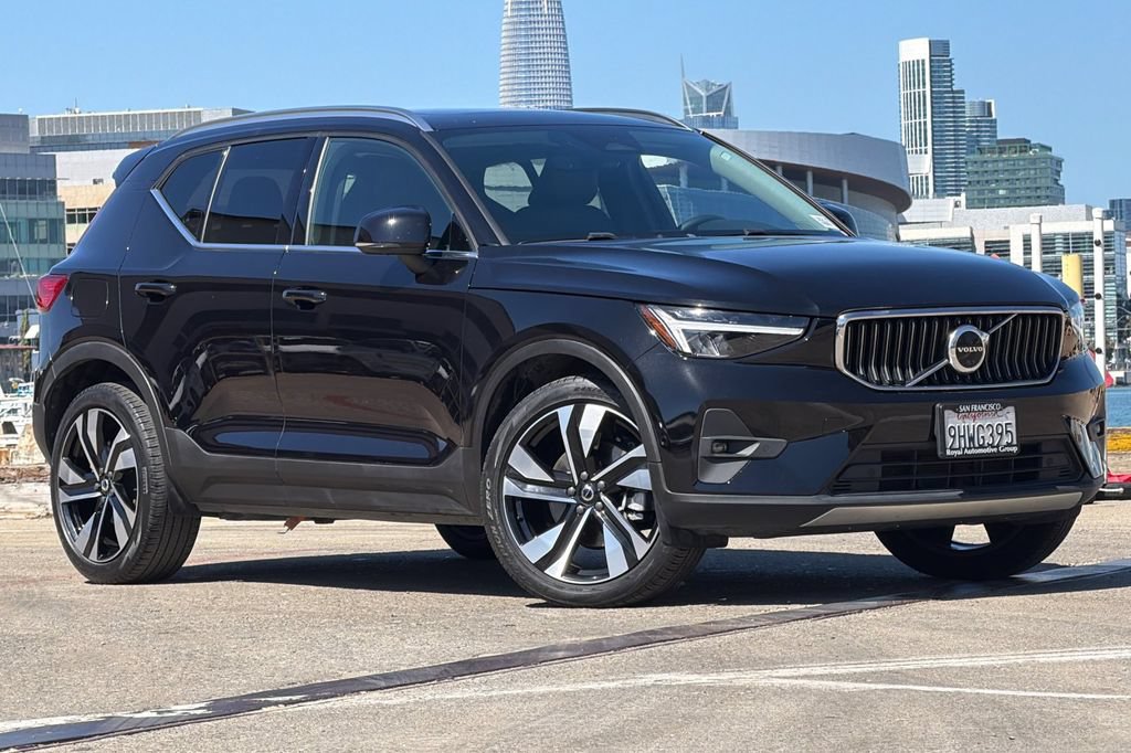 Certified 2023 Volvo XC40 B5 Ultimate w/ Protection Package Premier AWD/4WD image 1