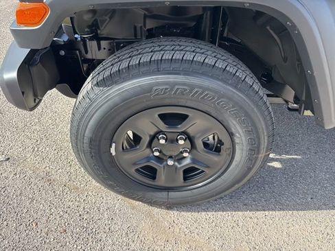 New 2026 Jeep Gladiator Sport AWD/4WD image 7