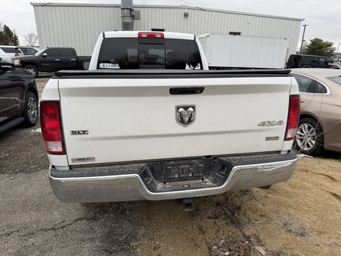Used 2018 RAM 1500 Classic SLT image 9