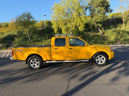 Used 2003 Nissan Frontier S/C AWD/4WD image 6