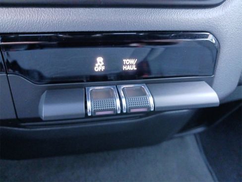 Used 2023 RAM 1500 Big Horn image 24