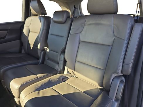 Used 2016 Honda Odyssey Touring Elite image 14