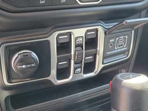 Used 2021 Jeep Gladiator Sport image 35