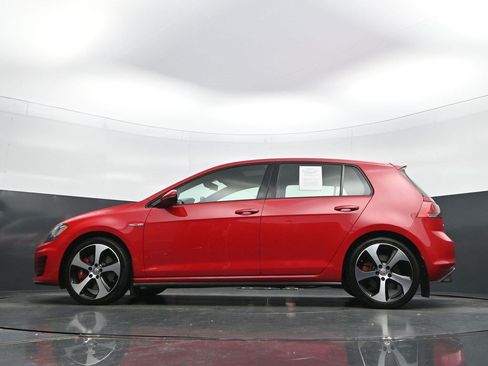 Used 2017 Volkswagen GTI SE FWD image 25
