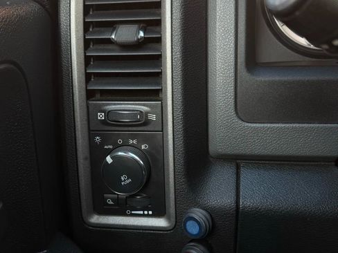 Used 2015 RAM 1500 Express image 28