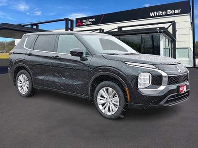 New 2026 Mitsubishi Outlander ES