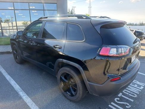 Used 2021 Jeep Cherokee Latitude Plus AWD/4WD image 2