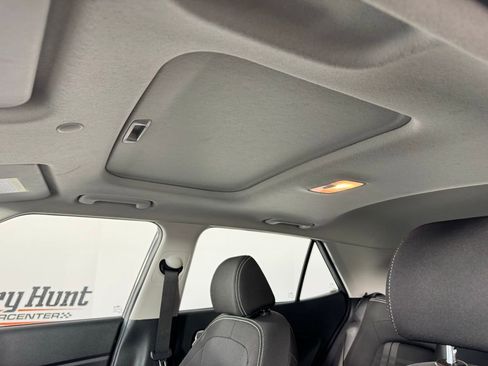 Used 2024 Hyundai Venue SEL image 4