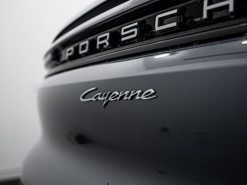 Certified 2026 Porsche Cayenne AWD/4WD image 27