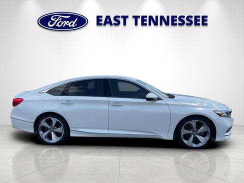 Used 2020 Honda Accord Touring image 2