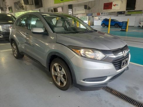Used 2018 Honda HR-V LX image 3