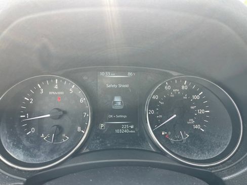 Used 2017 Nissan Rogue SV AWD/4WD image 4