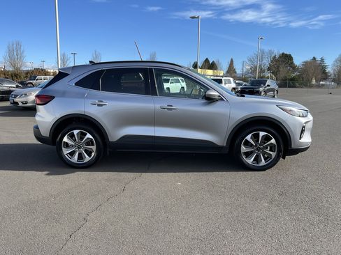 Used 2024 Ford Escape Platinum image 6