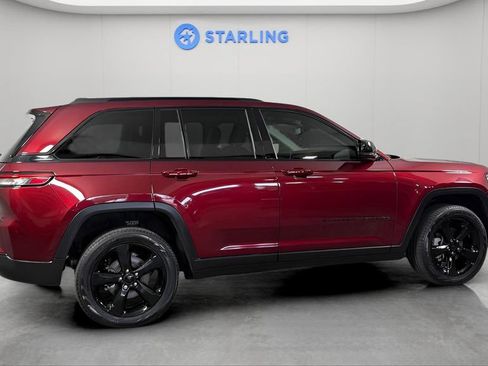 Used 2023 Jeep Grand Cherokee Limited w/ Black Appearance Package RWD image 10