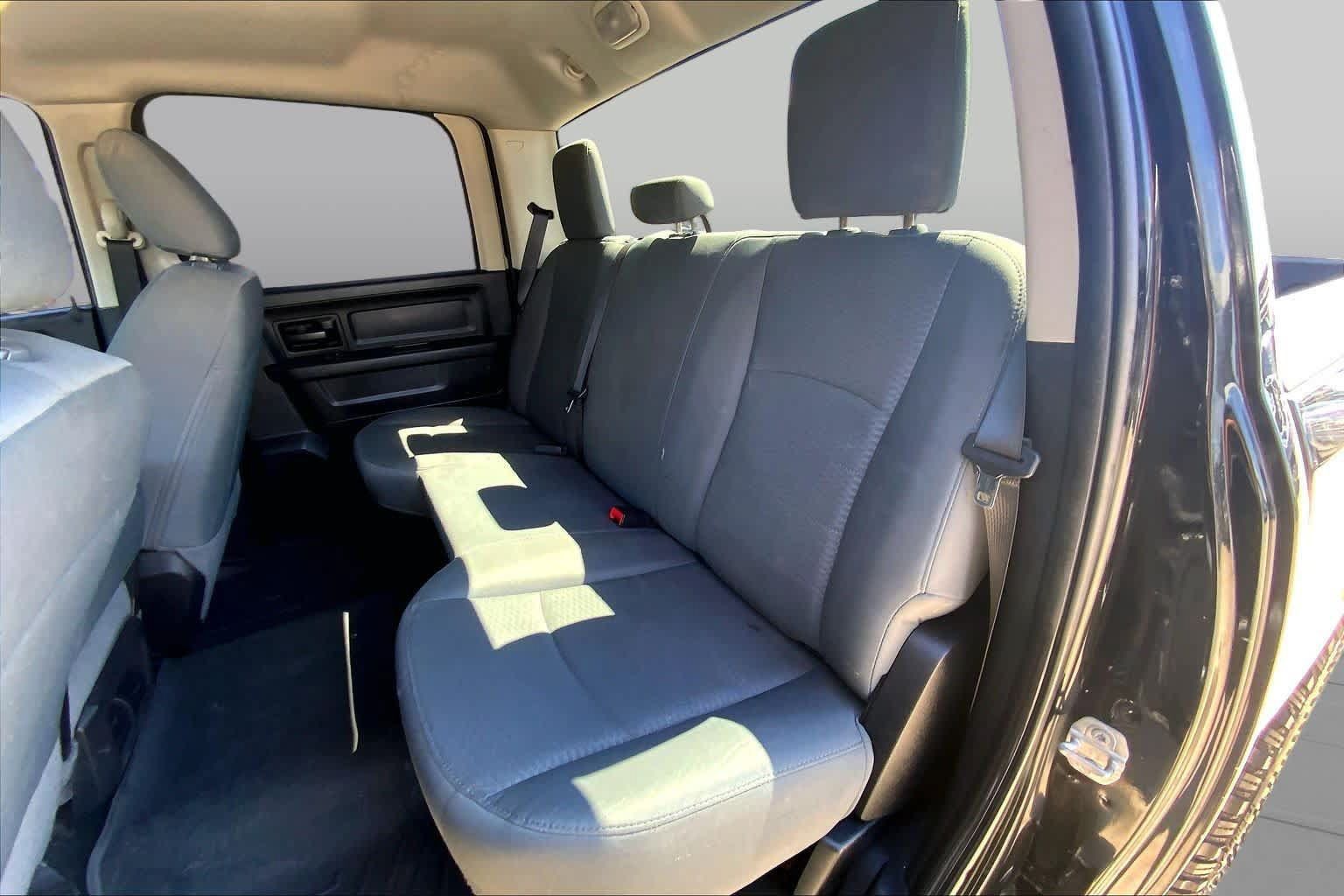 Used 2015 RAM 1500 Express RWD image 18