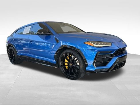 Used 2022 Lamborghini Urus image 2