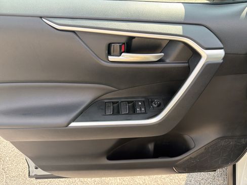 Certified 2025 Toyota RAV4 XLE FWD image 20