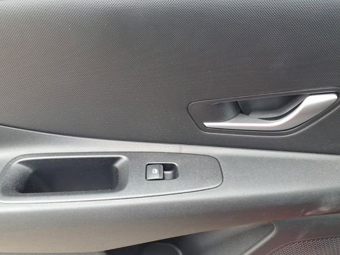 Used 2025 Hyundai Elantra SE image 13