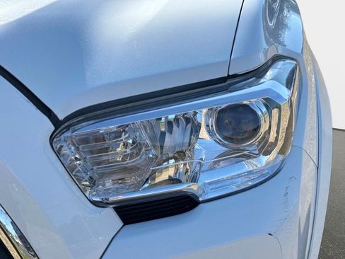 Used 2023 Toyota Tacoma SR5 image 9
