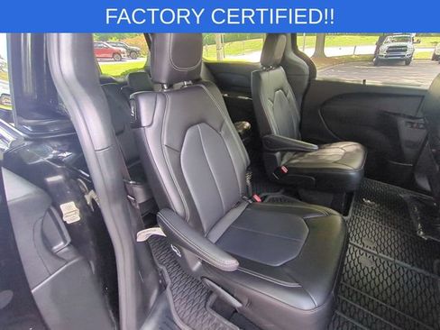 Used 2025 Chrysler Voyager LX FWD image 32