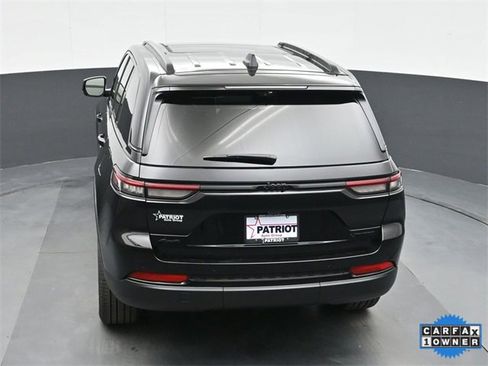 Used 2025 Jeep Grand Cherokee Limited w/ Luxury Tech Group II image 28