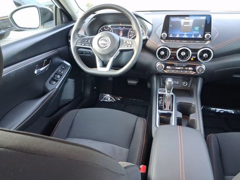 Used 2025 Nissan Sentra SR FWD image 17