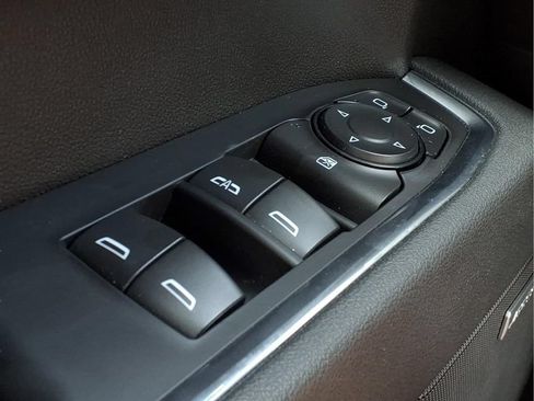 Used 2026 Chevrolet Silverado 1500 LT Trail Boss w/ Convenience Package II AWD/4WD image 16